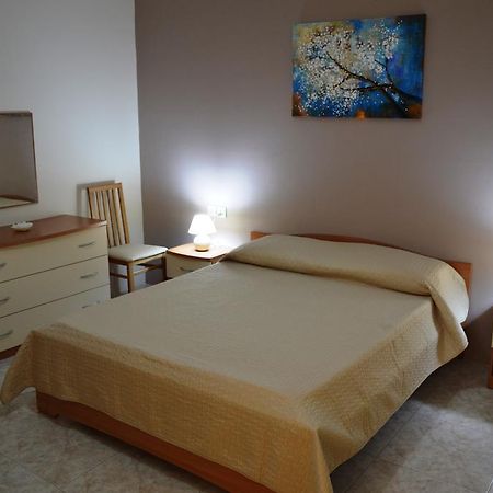 The April Maisonette Marsaskala Exteriör bild