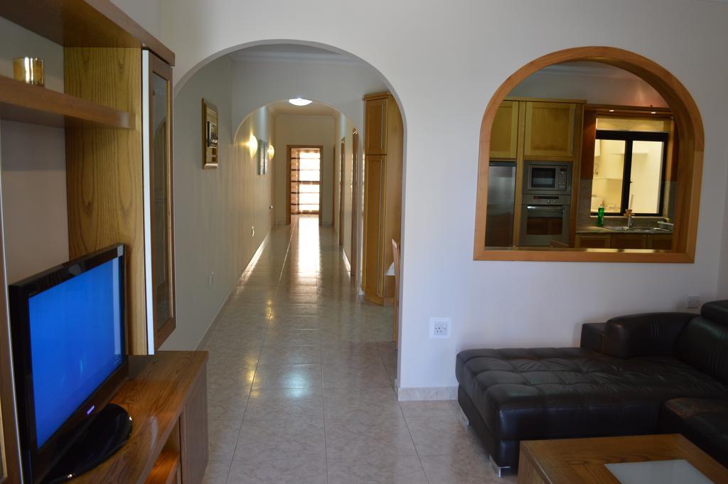 The April Maisonette Marsaskala Exteriör bild