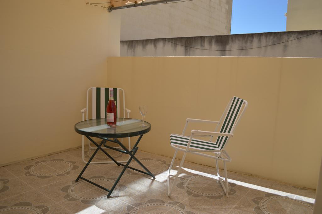 The April Maisonette Marsaskala Exteriör bild