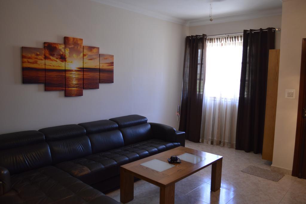 The April Maisonette Marsaskala Exteriör bild